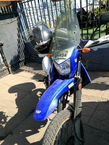 Moto Yamaha XTZ 250 lander