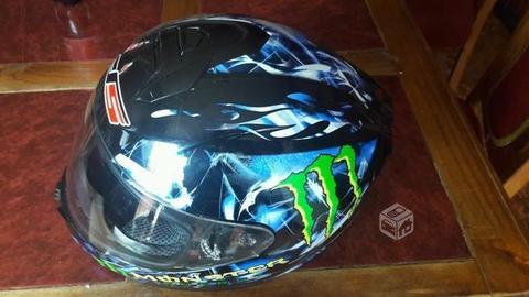 moto año 2017 250cc con 2dos casco