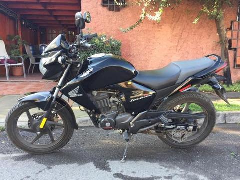 Honda Invicta CB150 2014