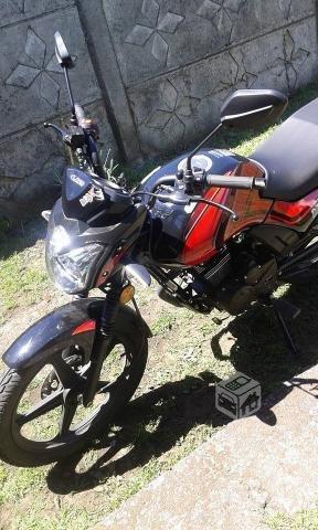 Moto um año 2018 con garantia por un año