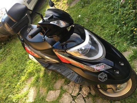 moto scooter Nueva