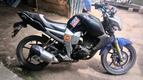 Motorrad Naked200R
