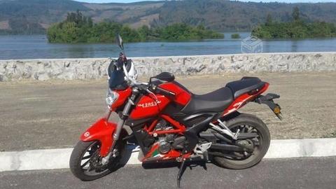 Moto benelli tnt 250