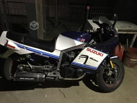 Moto Suzuki GSXR400
