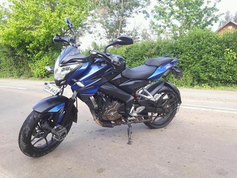 moto pulsar 200cc