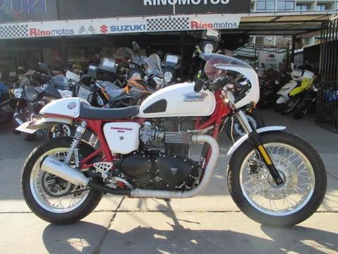 Triumph thruxton 900 cafe racer