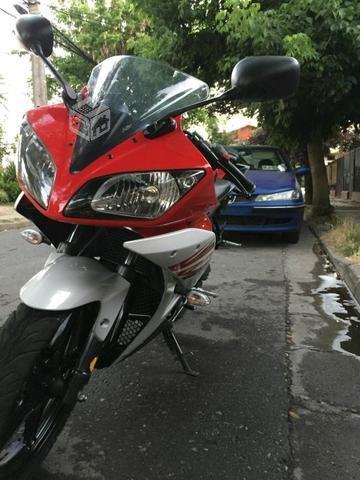 Moto yamaha R15