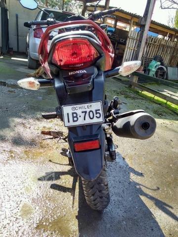 Moto Honda Invicta 2013