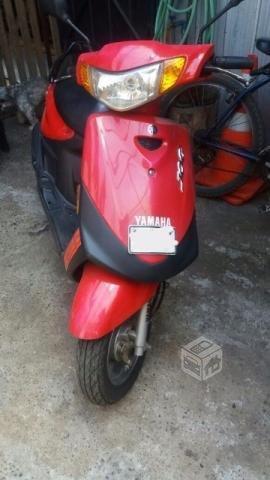 moto Yamaha scooter