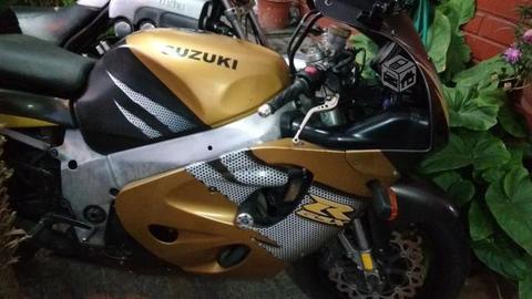 Suzuki srad 750 gsx