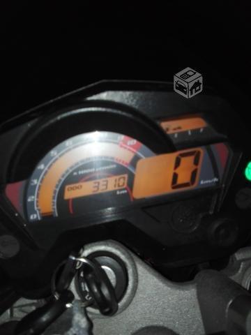 Moto Yamaha FZ 16 2015