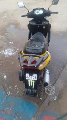 Moto scooter año 2013