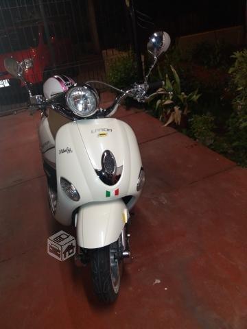 Moto scooter modelo Retro
