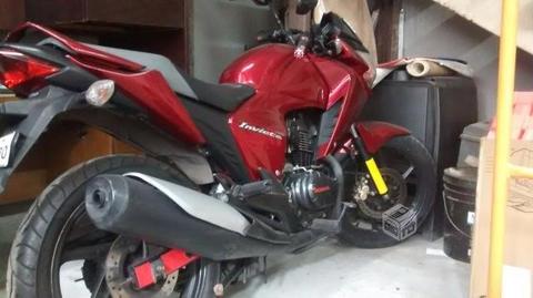 Moto Honda Invicta 2012