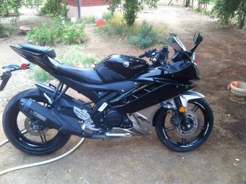 Permuto yamaha R15 por auto