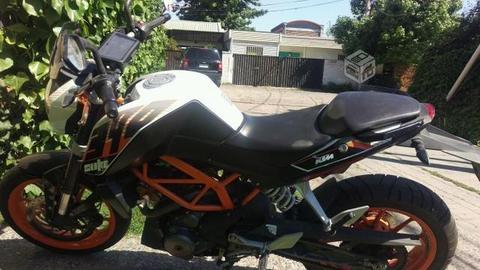 Ktm 390 al dia por auto