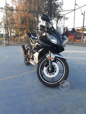 yamaha r15 año 2015 con 20 mil km