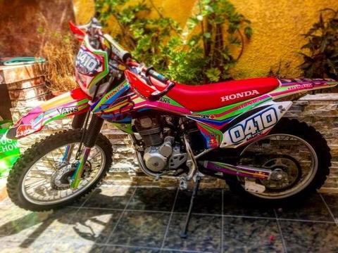 Moto honda crf230