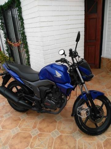 Moto Honda Invicta año 2014