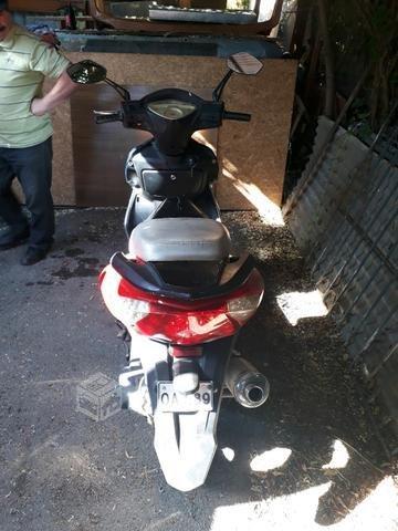 Moto scooter takasaki