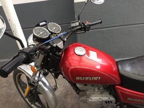 Moto Suzuki gn125