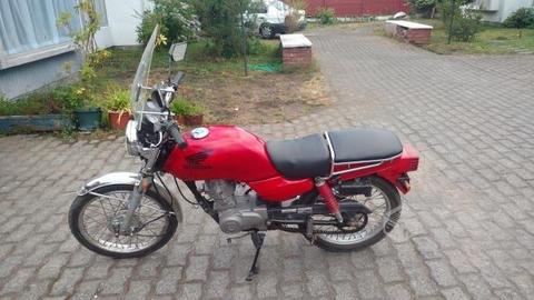 Honda 125cc, excelente