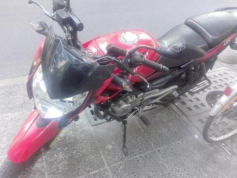 moto pulsar 135