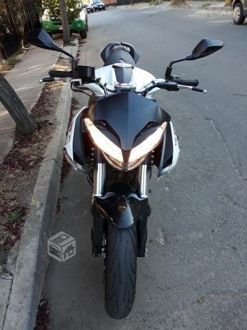 Benelli TNT 899 2015