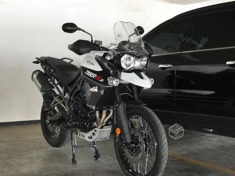 moto casi nueva