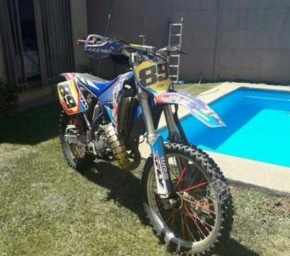 Moto Yamaha YZ 125 año 2003 (real)