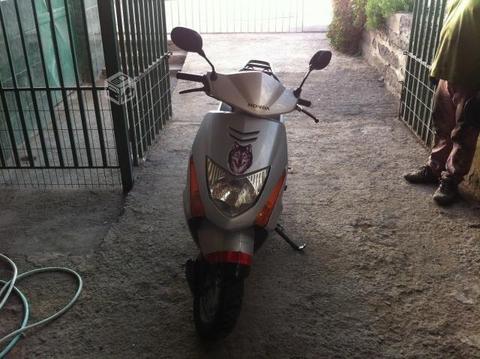 Moto scooter Honda año 2012