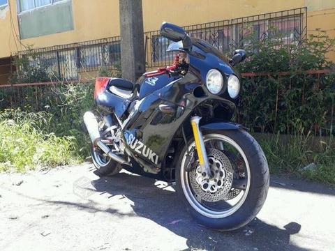 Moto suzuki 400 cc.impecable