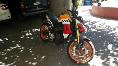 Honda CB190R en excelentes condiciones