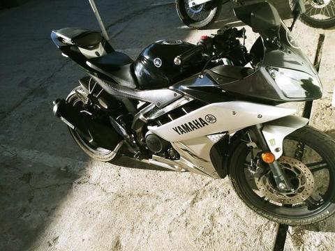 Yamaha r15