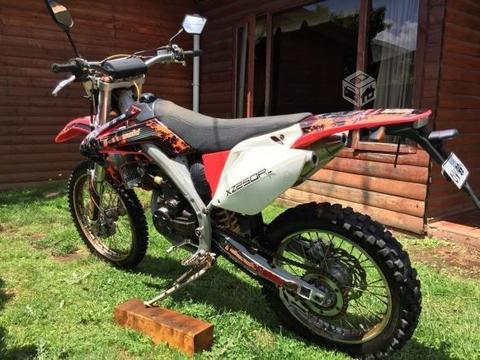 Takasaki xz250, año 2014