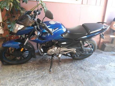 Moto pulsar 135