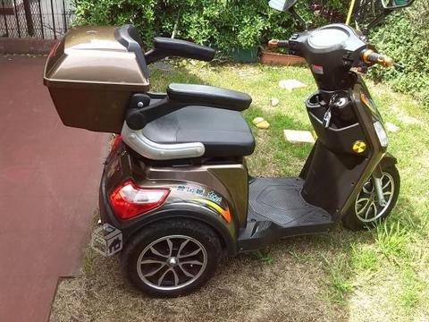 Moto Scooter para personas con movilidad reducida