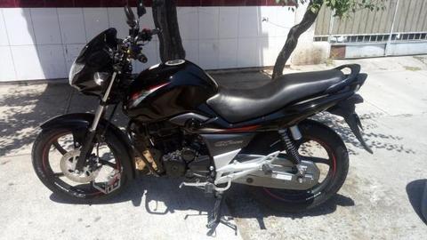 Moto Suzuki GS150-R