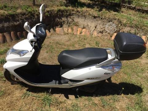 Moto scooter nueva 218 km Honda