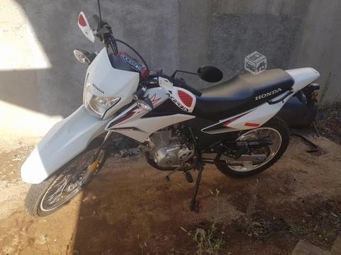 Honda XR150L 2016 Como nueva