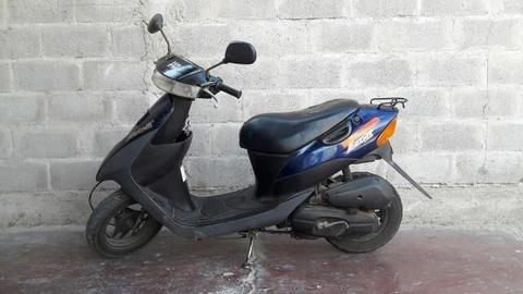 Moto scotter suzuki