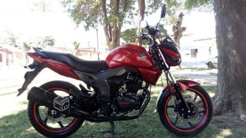 Moto Honda Invicta 2014