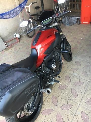 Moto YAMAHA MT 07