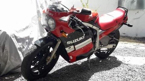 Gsxr 750 (camello)