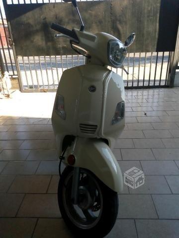 moto scooter Keeway Pesaro 125 cc