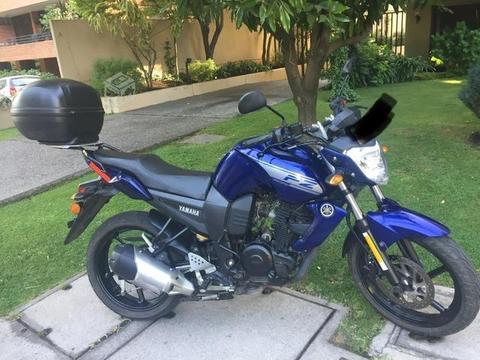 Moto Yamaha fz 2014