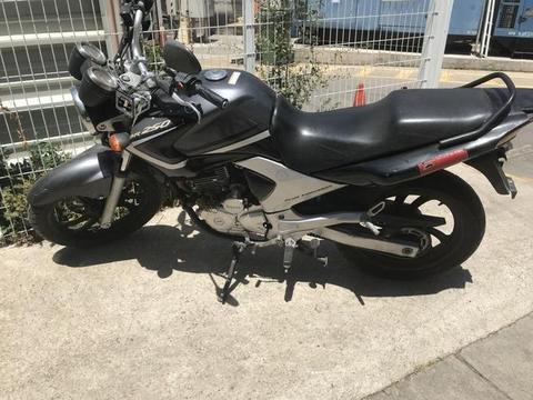 Moto yamaha YBR 250