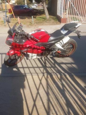 Moto Yamaha R15