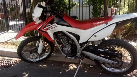 Moto honda crf 250 cc. excelente