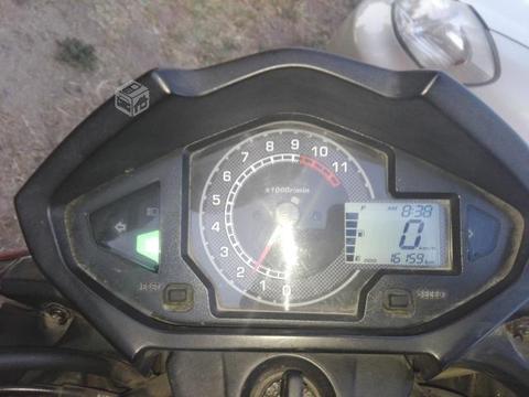 Moto honda invicta 150